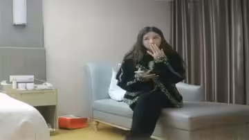 利哥探花首戰乾裂美女 巨根少年狂操漂亮小姐姐