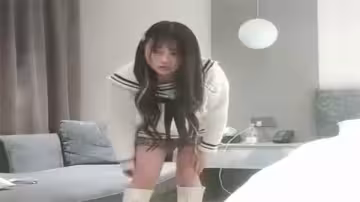 利哥探花全程實拍清純學生妹！百般淫蕩姿勢掰開大腿任人狂插，淫水四濺