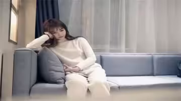 女神級粉嫩嫩清純小美女大眼睛大屁股抱在懷裡坐在腿上揉捏把玩
