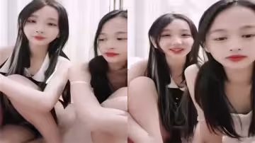 苗窕貧乳小騷貨和狼友激情啪啪