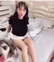 男友被榨乾無法滿足女友的性需求只好幫忙錄影看女友自慰耍騷