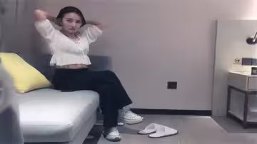 氣質文靜168CM外圍美女隔著內褲摸屌妹子很聽話