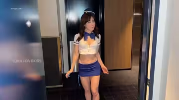 亞裔超美混血御姐【露娜媽媽】空姐走錯房間乾脆直接和富豪乾柴烈火，被大長屌各種姿勢乾的淫叫不斷，最後射#亞裔#情趣內衣#射精#騷逼#人妻#挑逗#性交