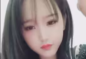 一邊聊騷一邊脫衣服.