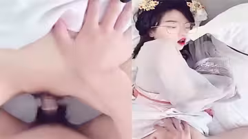 學生妹制服背書_漢服小姐姐氣質勝似仙女下凡沉淪在世間肉慾中
