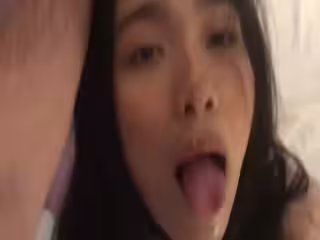 貪婪的吞吃精液 (1).