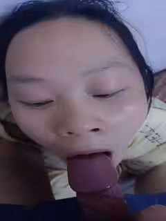 精選自拍愛吃精的騷逼.