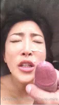 漂亮大奶美女 被強壯健身大洋吊無套猛懟 上位騎乘 操的站都站不住 只能口爆顏射了 雖然身體累