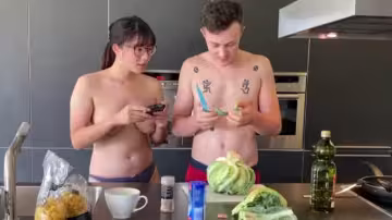 OBOKOZU.裸體做飯