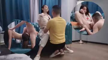 外圍長腿小姐姐騷的很，還穿情趣護士裝調情，妹子自摸翹起屁股扭動，開檔黑絲大屁股騎乘撞擊