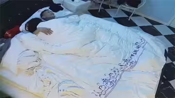 我的AV猛男小鋼炮瘋狂抽插嫩穴不停歇，花式狂操爽到高潮翻天！
