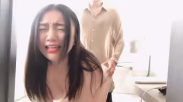 SWAGDaisybaby約旅館外拍好騷攝影師受不狂操射精在臉上的