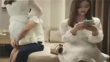 網約極品白裙學生妹，清純外圍女被干到淫水狂噴高潮連連