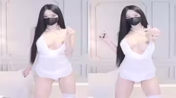 哈娜聖誕激情裸舞！VIP房極品巨乳狂顫，美胸誘惑擋不住！