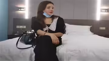 深夜激情：黑衣性感長腿美女的誘惑性愛