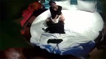 情趣酒店偷拍流出！神秘白色大圓床無碼激戰實錄