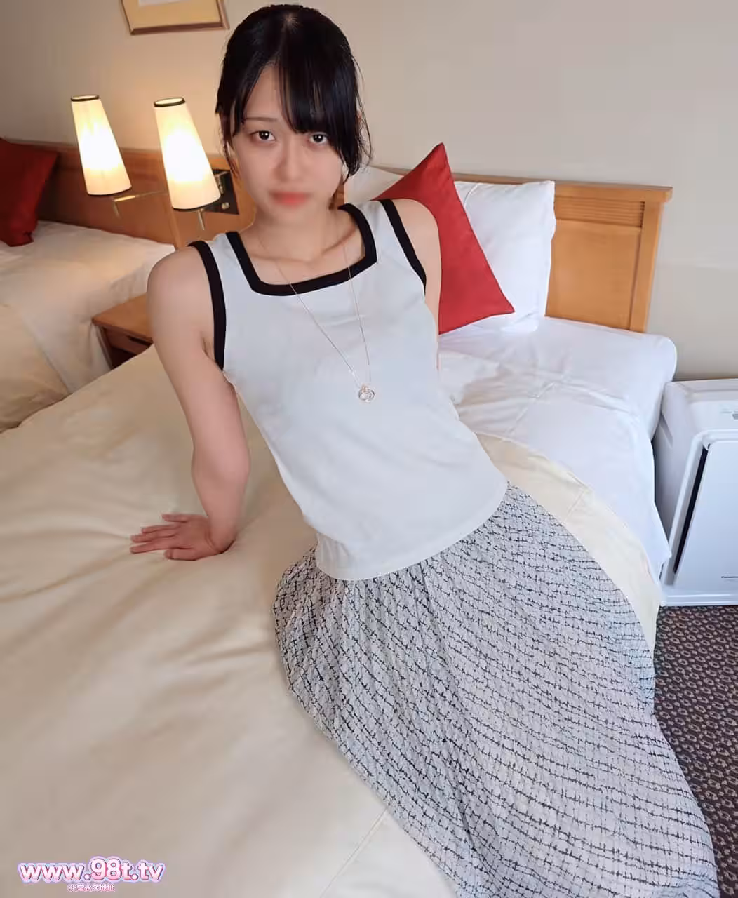 FC2PPV-4687503-【初撮り/無】バレーボールで鍛えた肉體美を全て大開放～ファッションモデル並み