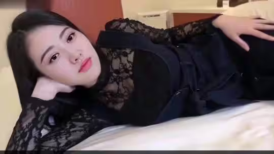 明星換臉景甜，手指插入嫩逼高潮噴水