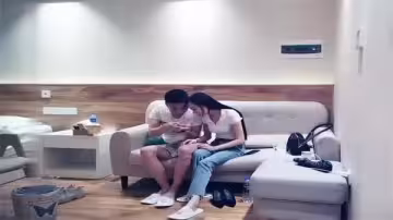 長腿兼職妹與帥氣小伙激情69互舔，苗條身材讓人慾罷不能