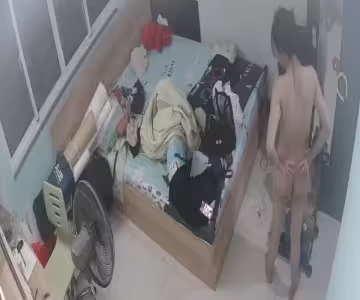 破解家庭攝像頭  出租房單女自慰 看著應該是個學生！