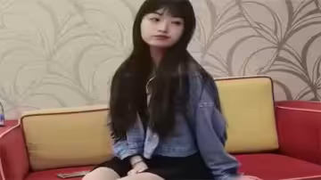 眼鏡男探花約了個清純苗條嫩妹