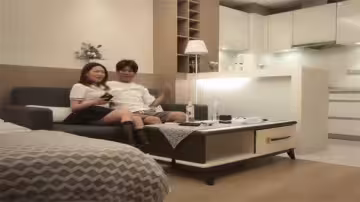 偷拍實錄：土豪高價約炮黑絲巨乳騷御姐，床上狂揉猛干！
