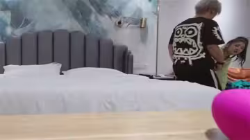 尋歡實錄：肌肉男高價約到肉感黑絲馬尾御姐，火辣自拍