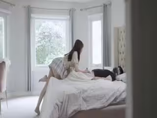 御姐女神〖米菲兔〗性感御姐女神穿JK白絲吹醒小哥,晨炮狂榨精中出