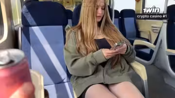 P站 極品天然搖晃巨乳【Comatozze】火車艷遇：陌生美女主動勾引鄰座男子 火車上陌生美女主動坐#射精#騷逼#人妻#挑逗#露出#性交