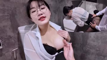 極品顏值反差小姐姐被洋老闆的巨大肉屌操進嬌嫩蜜穴-魏喬安