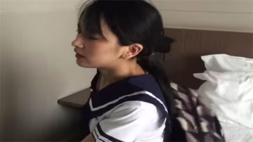 猥瑣攝影師下藥迷暈美女，瘋狂舔弄她鮮嫩多汁的小嫩鮑
