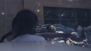 深夜商K會所艷遇實錄：大寶探秘性感包間 嫩模鶯鶯燕燕群P亂戰
