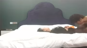 爆乳肥臀的性感外圍御姐，一進門就被推倒狂撩！