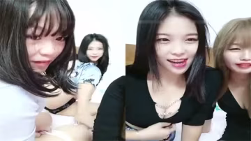 大三學生妹濕身誘惑，顏值姐妹淫蕩時光