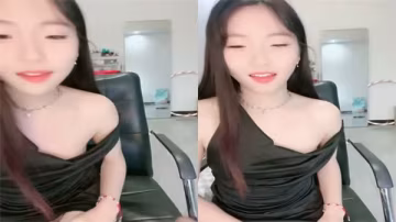 黑絲弔帶浪女掰穴摳逼自慰玩道具 淫聲騷語連連高潮