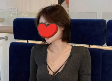 海角社區.姐姐在洗澡衝進去抱著姐姐就進行強姦