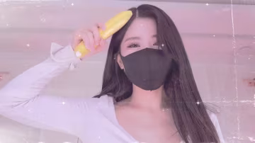 韓國BJ - saaa010唱歌主播也開始玩擦邊了，著裝清涼翹著屁股賣騷