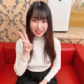 FC2PPV-3070552 若いってだけで贅沢なのに。明るくかわいい18歳の初撮り中出し！2！
