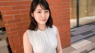 SIRO-5580 一位漂亮的彈珠機店員來到這裡，因為她覺得自慰還不夠！Saya