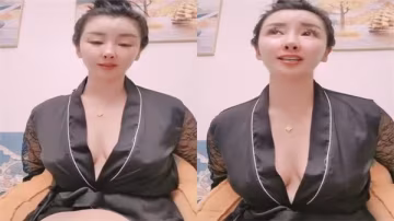肥臀巨乳欲姐近拍騷穴特寫，淫聲浪語挑逗掰穴自慰，道具抽插白漿噴濺