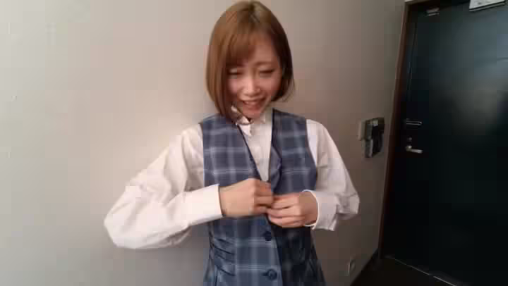 巨乳美女扮秘書肉色無痕絲襪自摸特別挑逗A new
