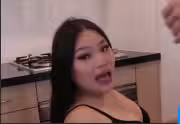 豐腴小母狗時時準備吃雞在廚房做飯到一半就打起炮來
