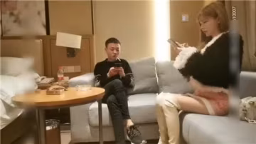 約到風騷小妖精，床上瘋狂索求不停