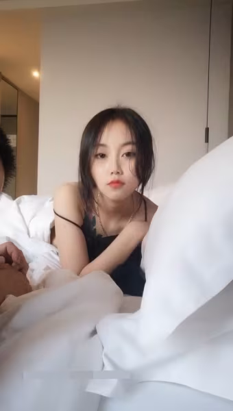 學妹和眼鏡學長直播啪啪1