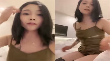 黑絲淫蕩女郎淫聲撩人，互動玩奶吃雞道具自慰，高潮噴水刺激不斷