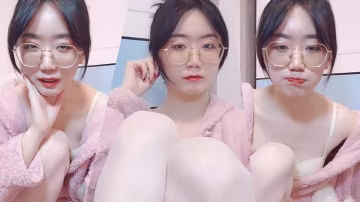 【安靜的靜】氣質良家小嬌娘，知性反差婊家中撒尿自慰，白嫩可口 (5)