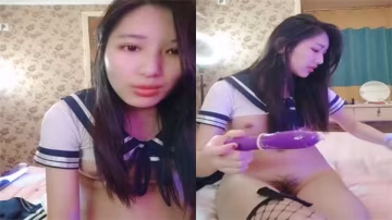 極品美少女淫蕩發情 私密道具自慰高潮