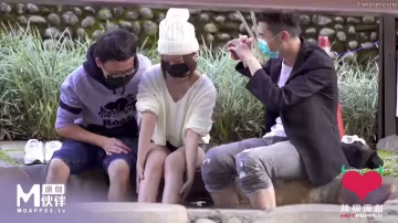 喝點小酒玩玩疊羅漢