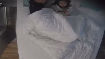 酒店初體驗！C罩杯爆乳女友首次開房，騷穴饑渴被男友猛操狂干內射噴水！