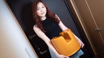032925_100 新人極品外送女初體驗 情趣座椅上浪叫不斷 白嫩嫩騷穴被狂插到潮噴